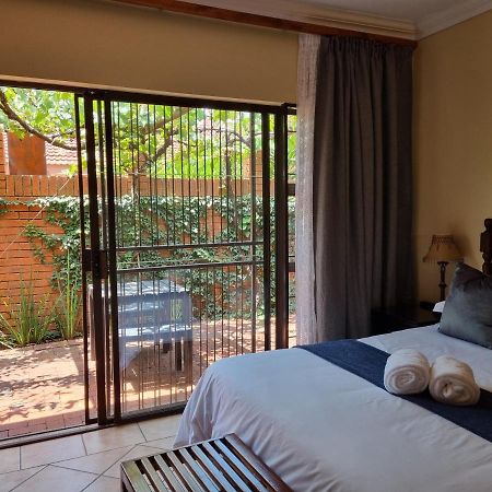 Camelia Guest House Bloemfontein Exterior photo