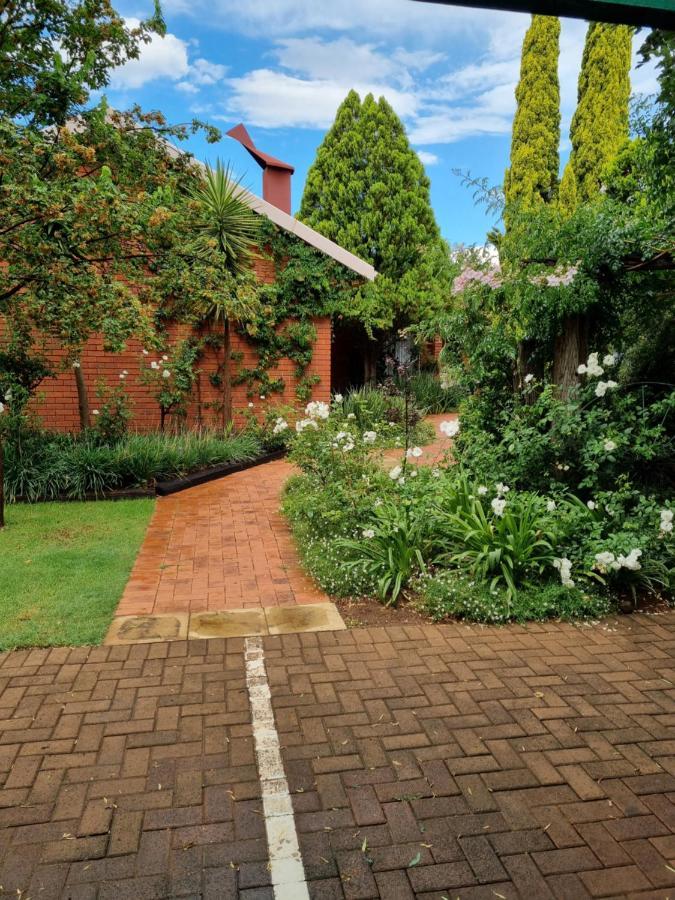 Camelia Guest House Bloemfontein Exterior photo