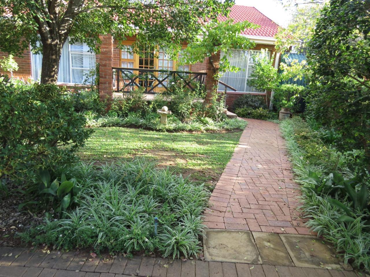 Camelia Guest House Bloemfontein Exterior photo