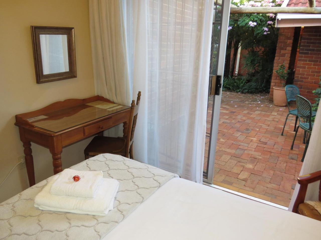 Camelia Guest House Bloemfontein Exterior photo